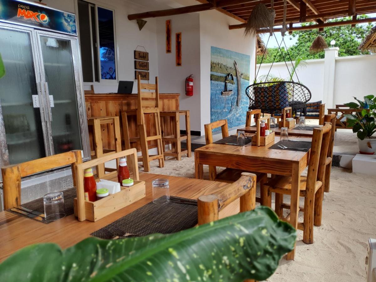 Uhuru House And Restaurant Nungwi Exterior photo
