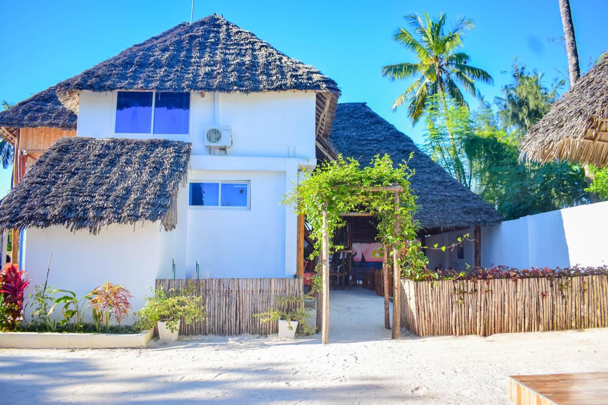 Uhuru House And Restaurant Nungwi Exterior photo