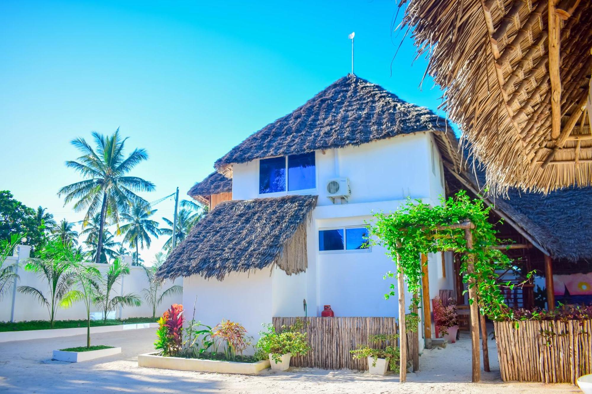 Uhuru House And Restaurant Nungwi Exterior photo
