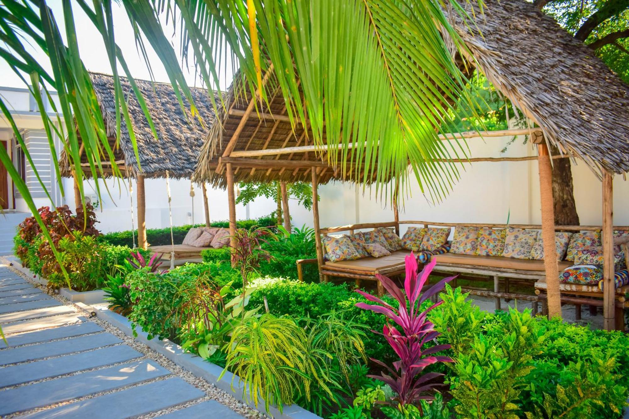 Uhuru House And Restaurant Nungwi Exterior photo