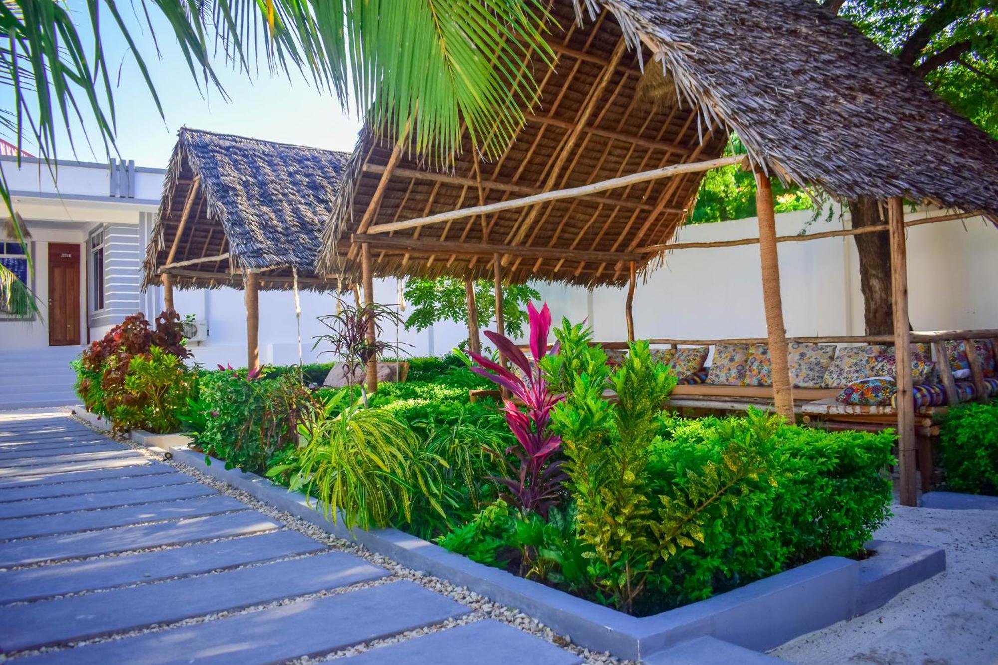 Uhuru House And Restaurant Nungwi Exterior photo