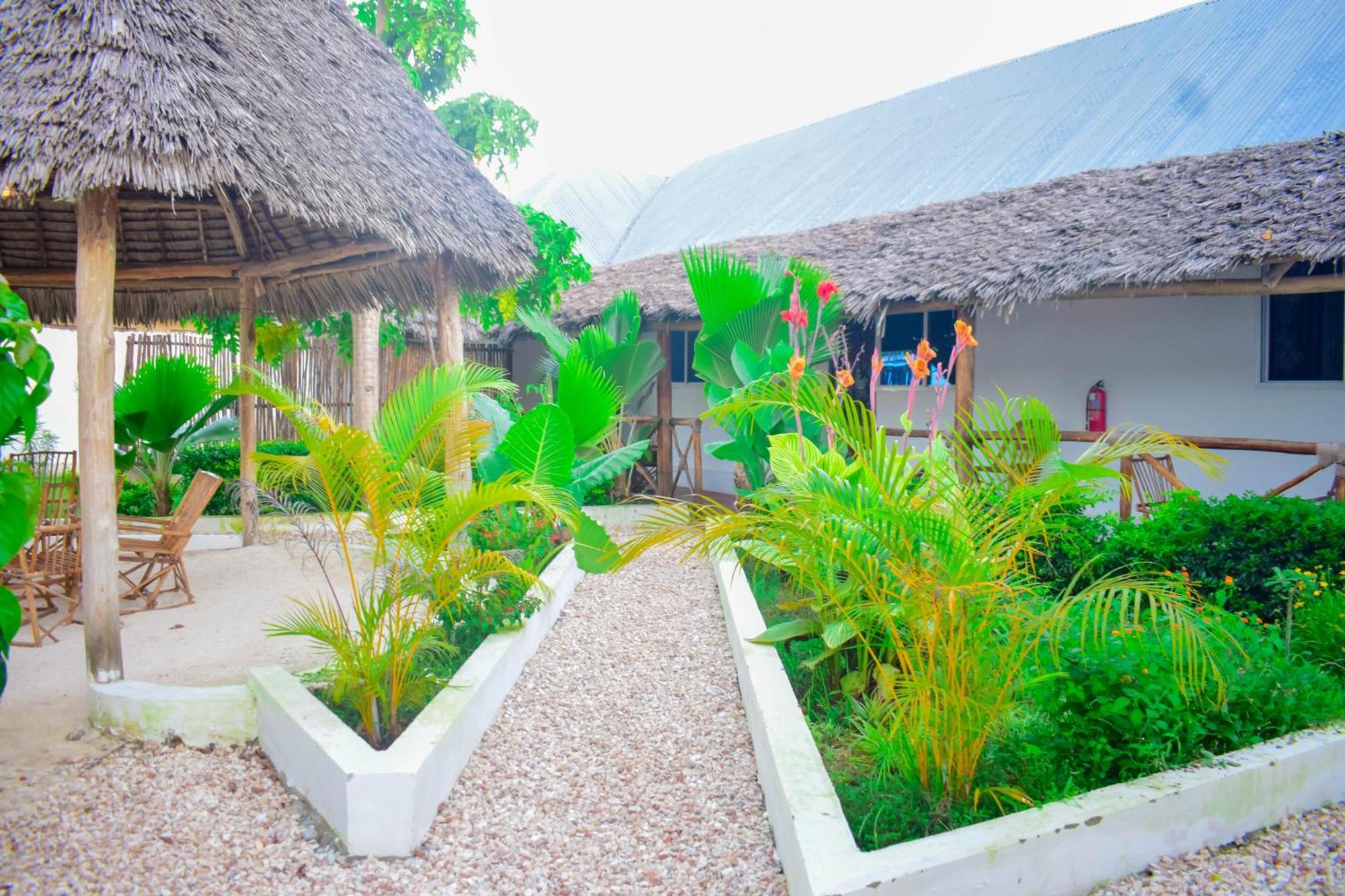 Uhuru House And Restaurant Nungwi Exterior photo