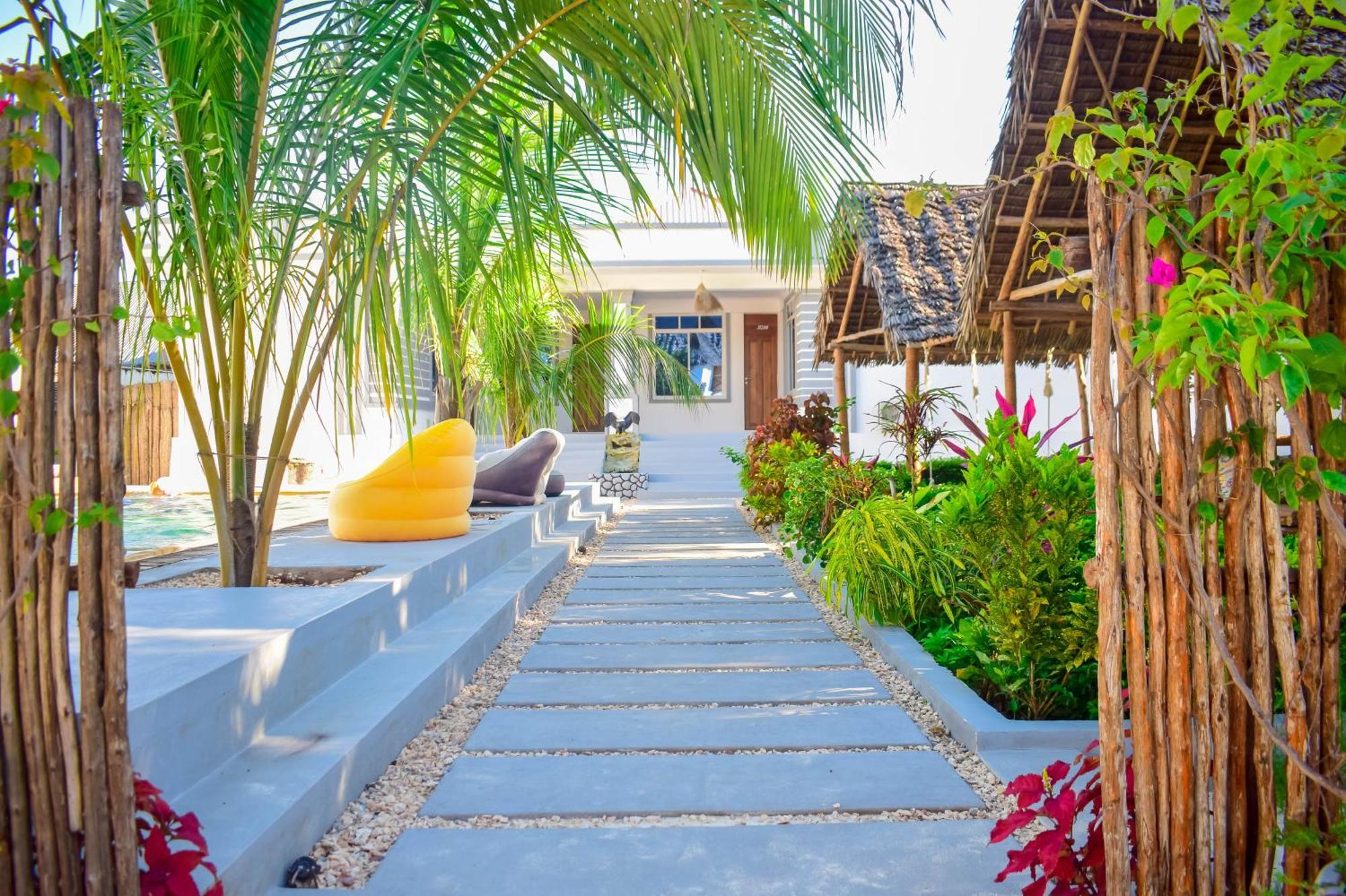 Uhuru House And Restaurant Nungwi Exterior photo