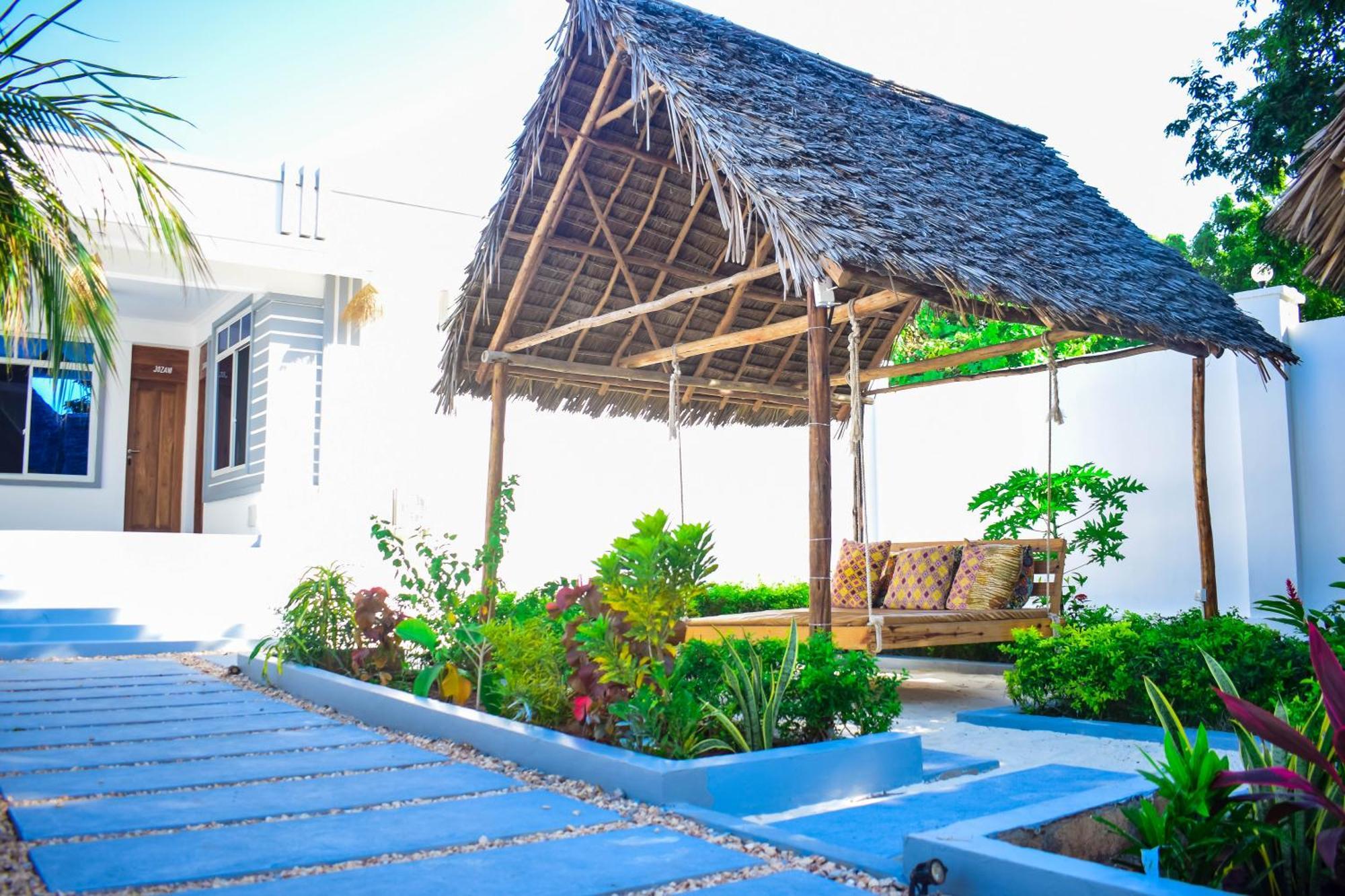 Uhuru House And Restaurant Nungwi Exterior photo