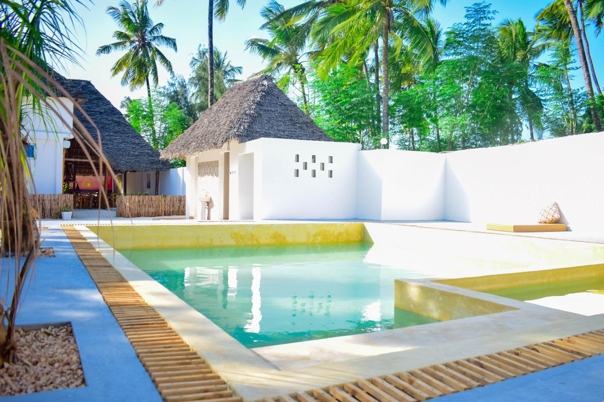 Uhuru House And Restaurant Nungwi Exterior photo